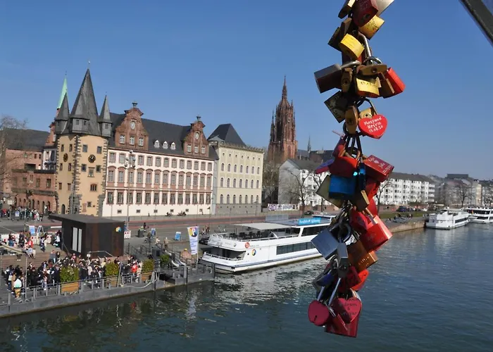Frankfurt Bed & Breakfast 3*